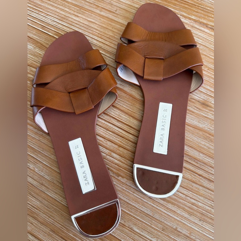 ZARA FLAT CROSSED LEATHER SANDALS